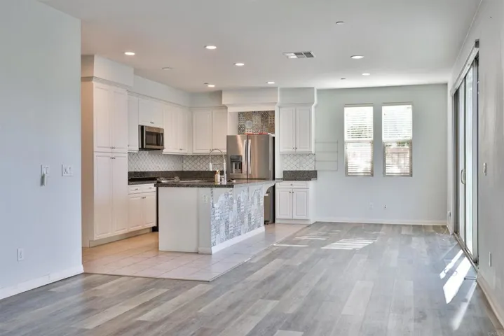 948 Rolling Dunes, San Diego, California 92154