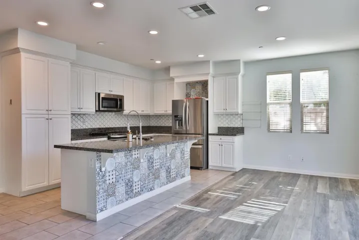948 Rolling Dunes, San Diego, California 92154