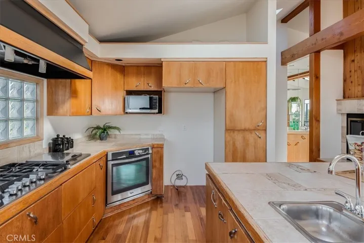 View from other side of kitchen.