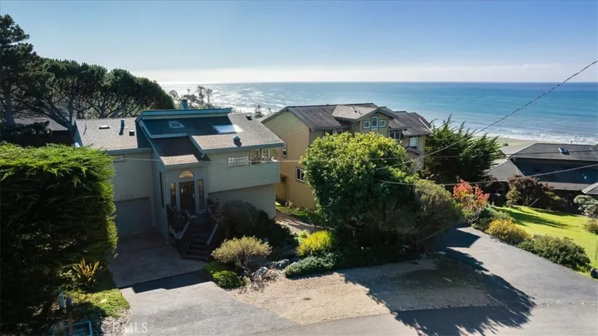 Another drone shot showing a bit of neighborhood.
