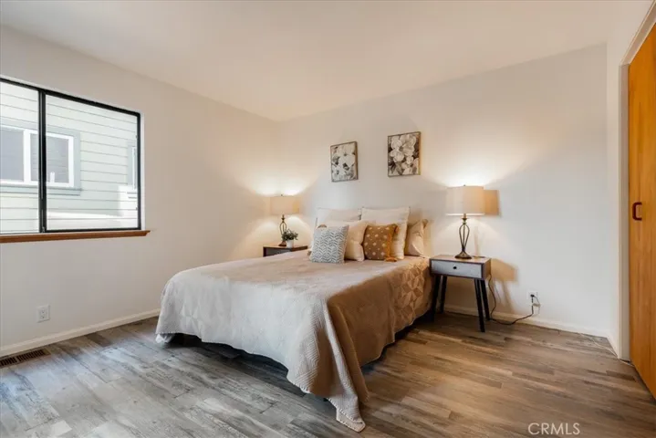 Downstairs bedroom.