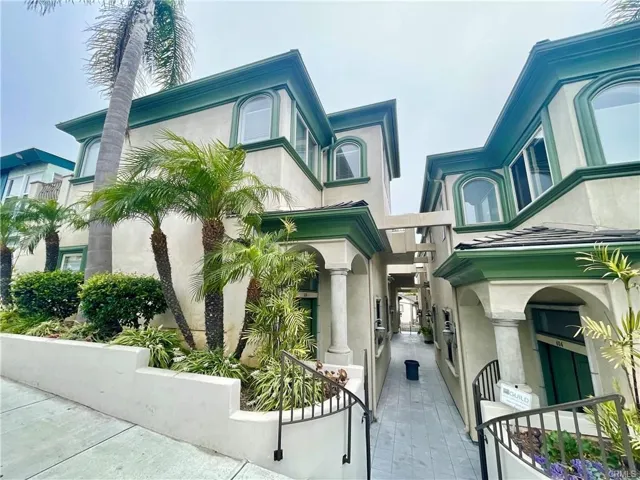 610 Manhattan Beach Boulevard, Manhattan Beach, California 90266