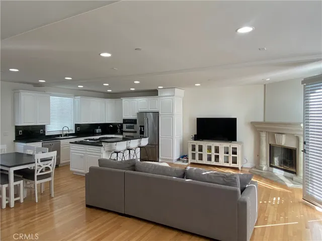 610 Manhattan Beach Boulevard, Manhattan Beach, California 90266