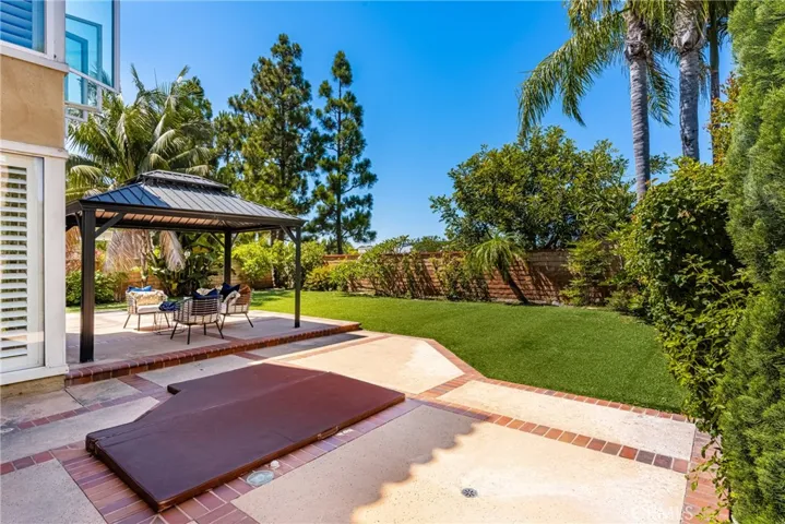 9121 Belcaro Drive, Huntington Beach, California 92646