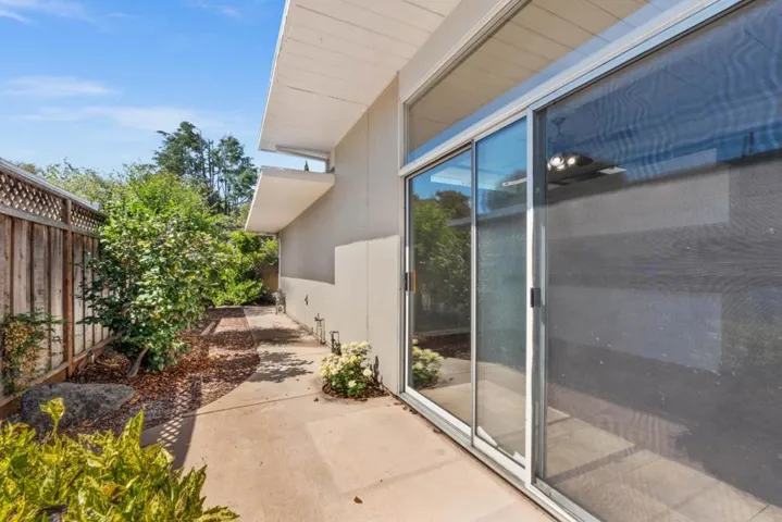 994 Loma Verde Avenue, Palo Alto, California 94303