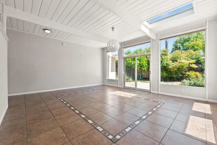 994 Loma Verde Avenue, Palo Alto, California 94303