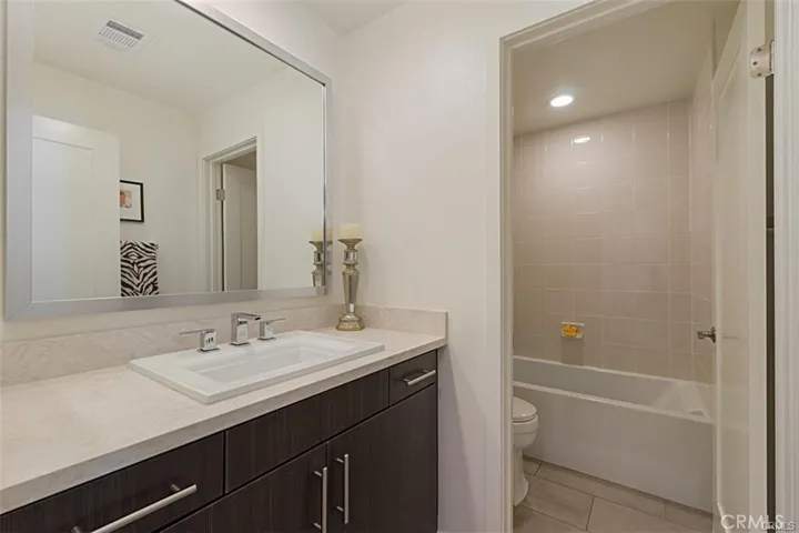 240 Rockefeller, Irvine, California 92612