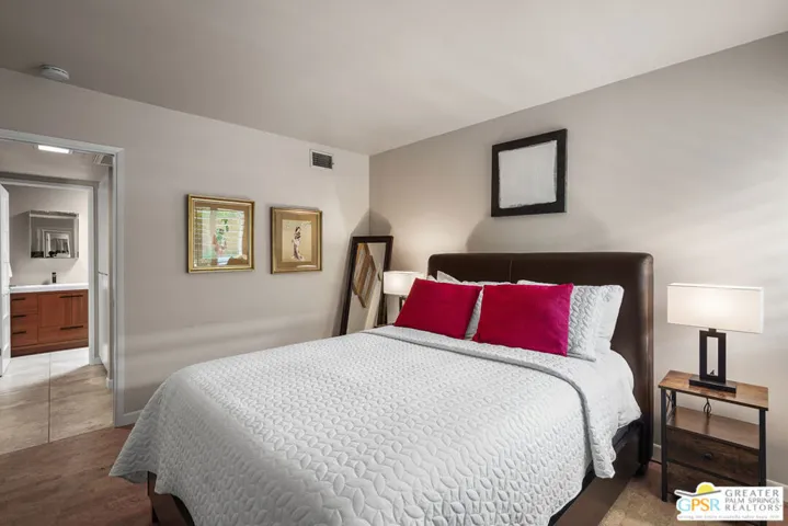 1111 E Ramon Road 2, Palm Springs, California 92264