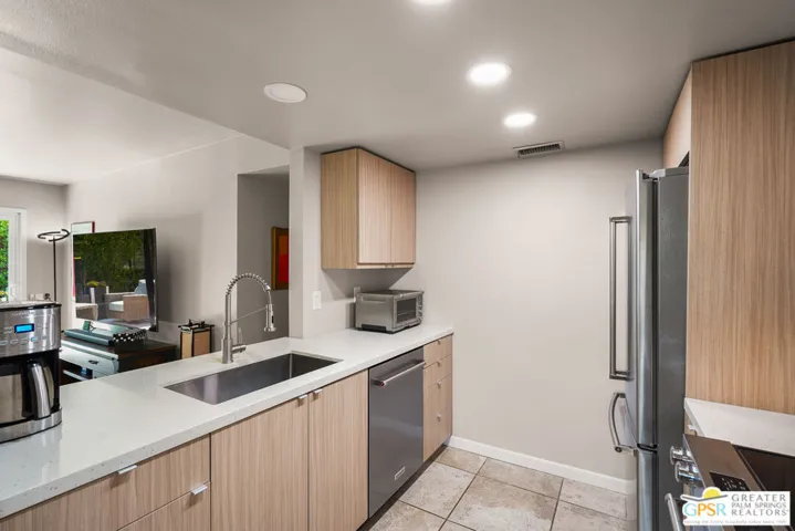 1111 E Ramon Road 2, Palm Springs, California 92264