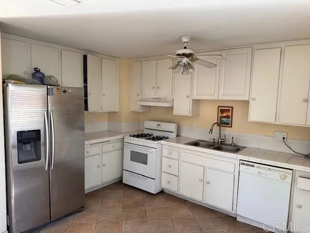 41220 Via Aguila, Temecula, California 92591