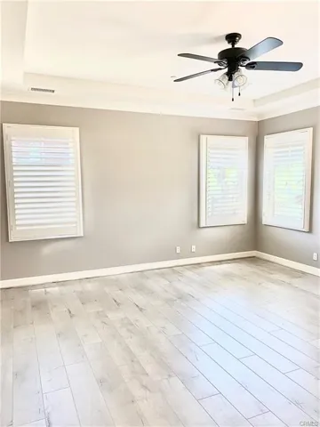 37 Modena, Irvine, California 92618
