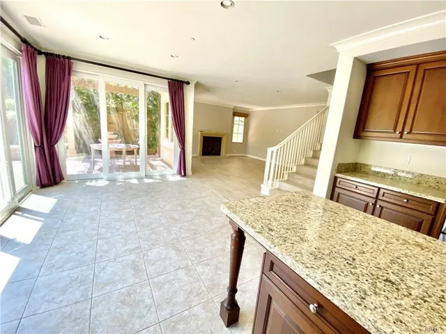 37 Modena, Irvine, California 92618