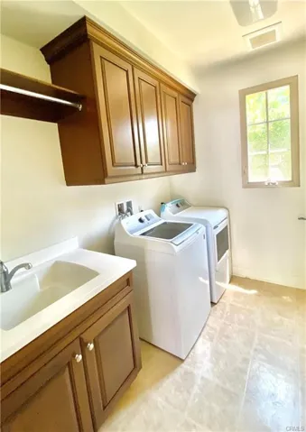 37 Modena, Irvine, California 92618