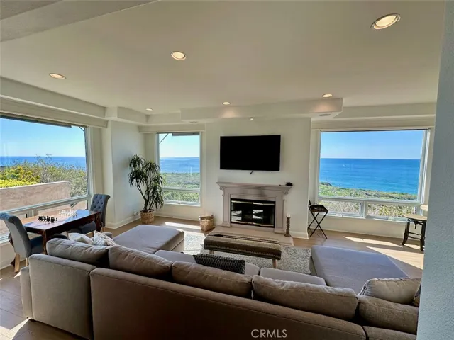 180 degree views Living Room