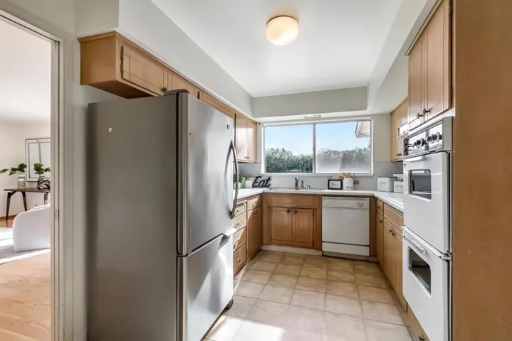20758 Seaton Avenue, Saratoga, California 95070