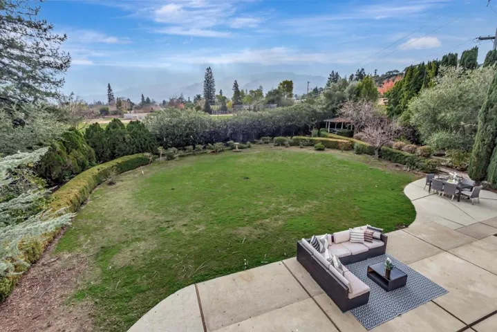 20758 Seaton Avenue, Saratoga, California 95070
