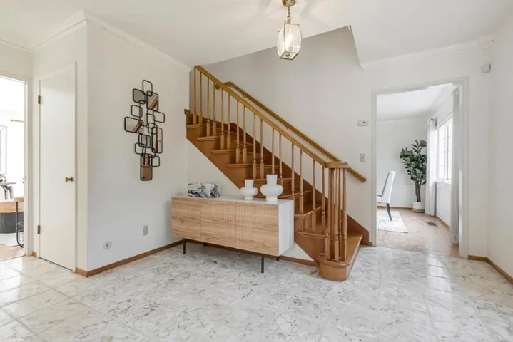 20758 Seaton Avenue, Saratoga, California 95070