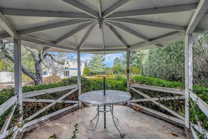 20758 Seaton Avenue, Saratoga, California 95070