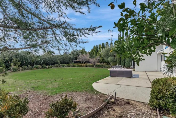20758 Seaton Avenue, Saratoga, California 95070