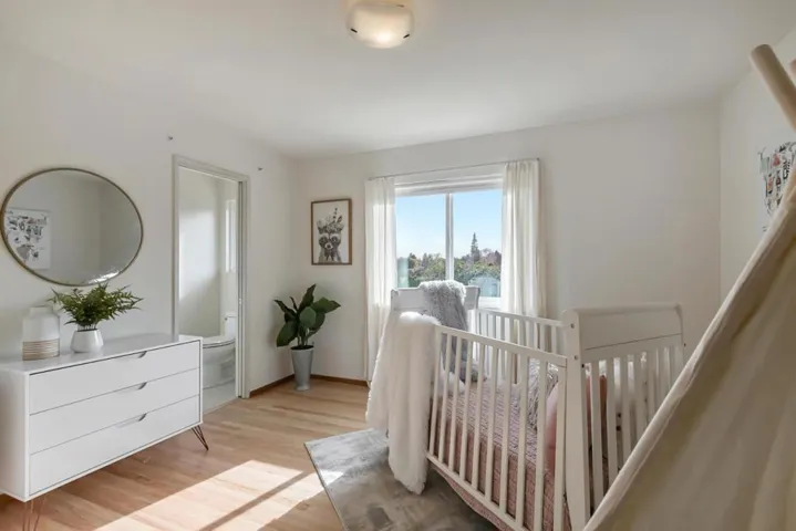 20758 Seaton Avenue, Saratoga, California 95070