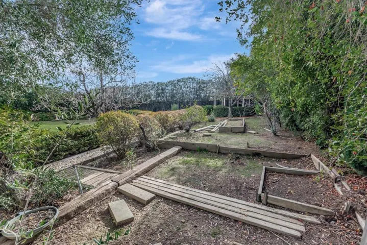 20758 Seaton Avenue, Saratoga, California 95070