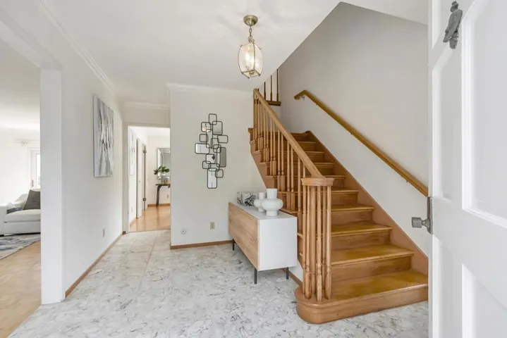 20758 Seaton Avenue, Saratoga, California 95070