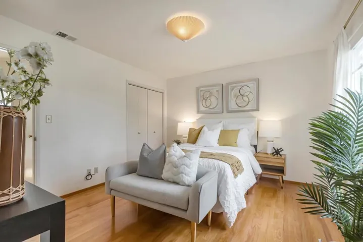 20758 Seaton Avenue, Saratoga, California 95070