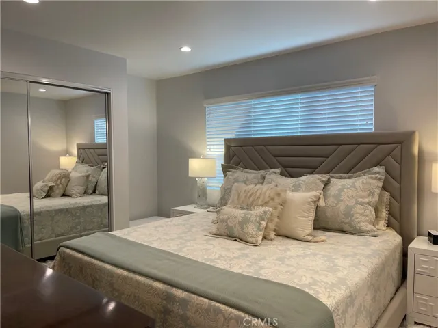 208 Via Lido Soud, Newport Beach, California 92663