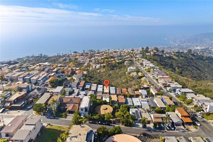 1041 Santa Ana Street, Laguna Beach, California 92651