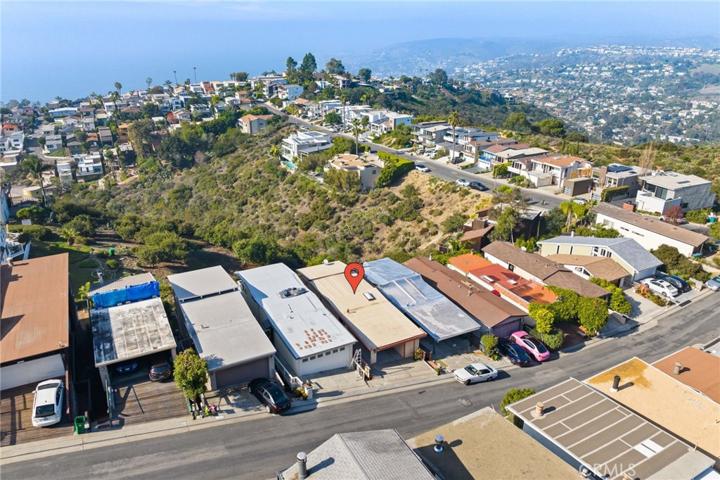 1041 Santa Ana Street, Laguna Beach, California 92651