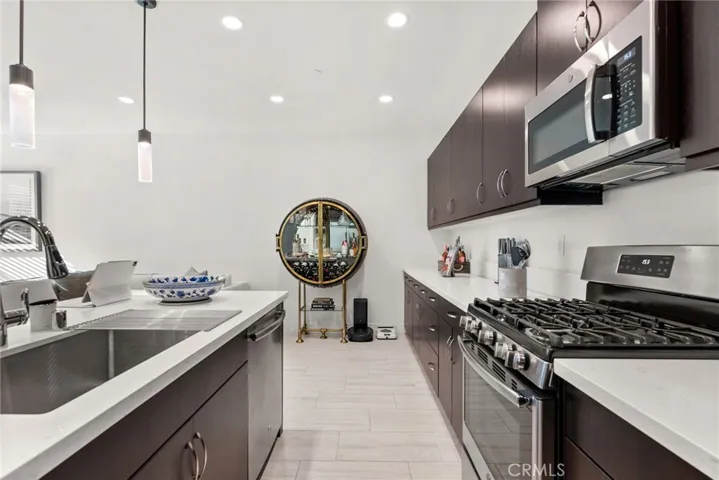 22 Savannah, Lake Forest, California 92630