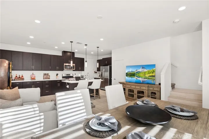 22 Savannah, Lake Forest, California 92630