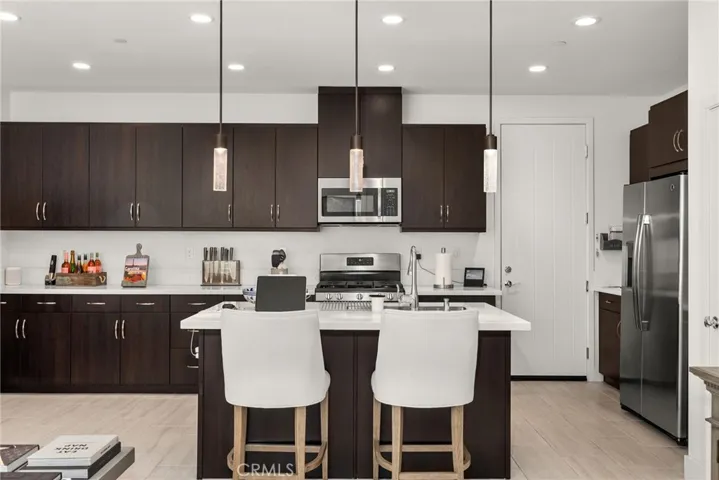 22 Savannah, Lake Forest, California 92630