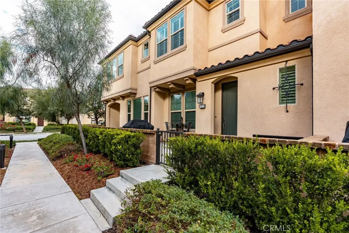 22 Savannah, Lake Forest, California 92630