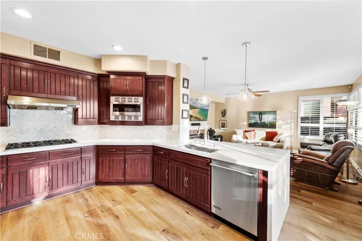 22661 Pineridge, Mission Viejo, California 92692