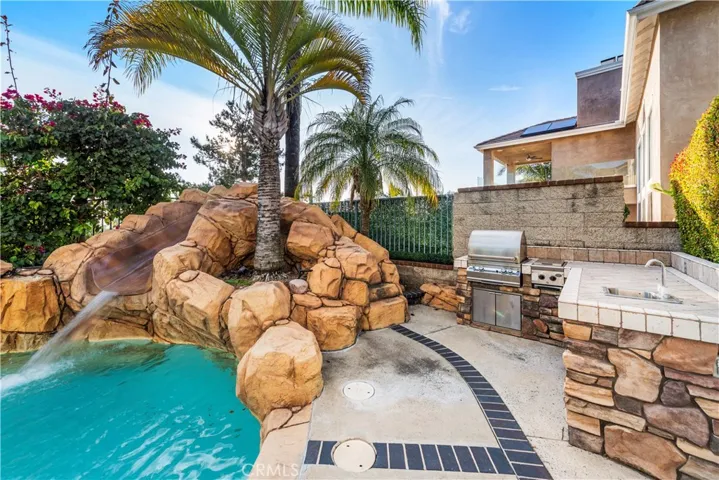 22661 Pineridge, Mission Viejo, California 92692