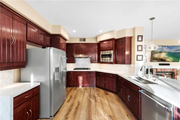 22661 Pineridge, Mission Viejo, California 92692