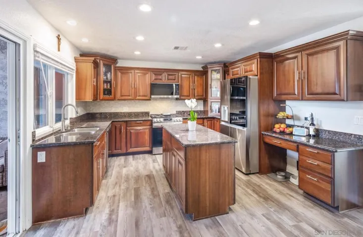 8053 Chalet Place, San Diego, California 92126