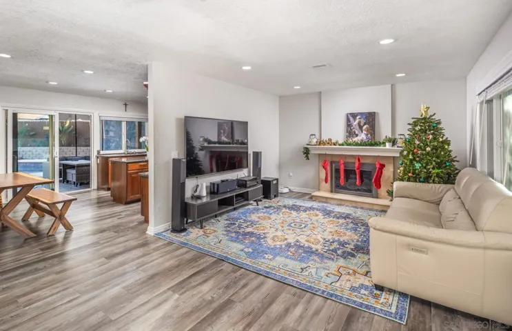 8053 Chalet Place, San Diego, California 92126