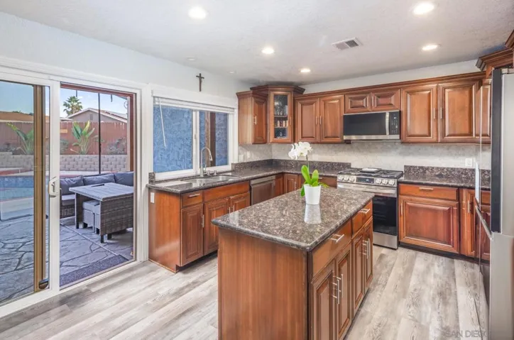 8053 Chalet Place, San Diego, California 92126
