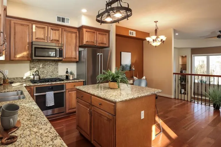 873 Neal, San Jose, California 95128