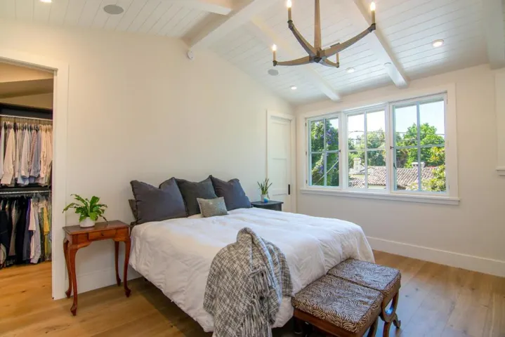 1099 Cambridge Avenue, Menlo Park, California 94025