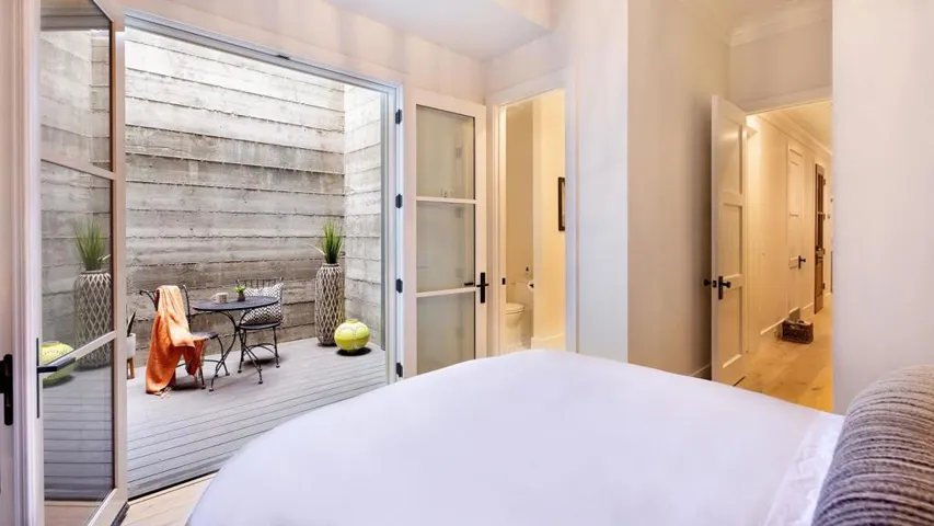 1099 Cambridge Avenue, Menlo Park, California 94025