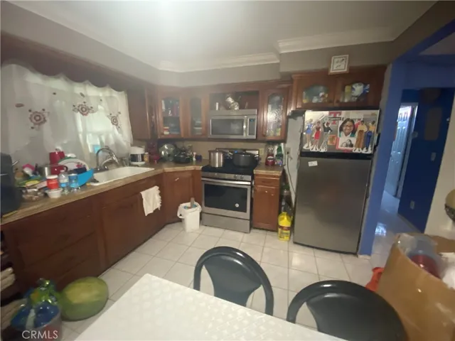 2171 Pomona Avenue, Costa Mesa, California 92627