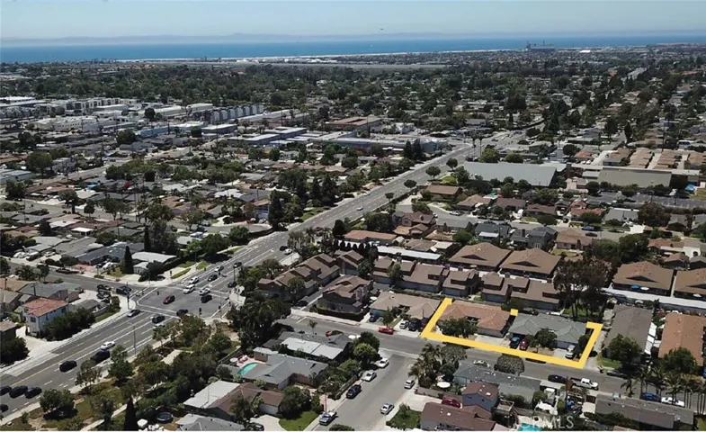 2171 Pomona Avenue, Costa Mesa, California 92627
