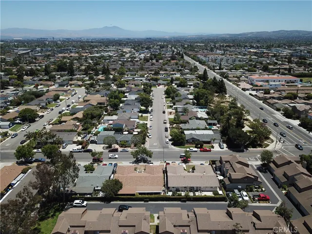 2171 Pomona Avenue, Costa Mesa, California 92627