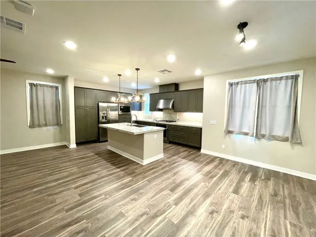 2 Landings Street, Pomona, California 91766