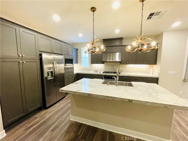 2 Landings Street, Pomona, California 91766