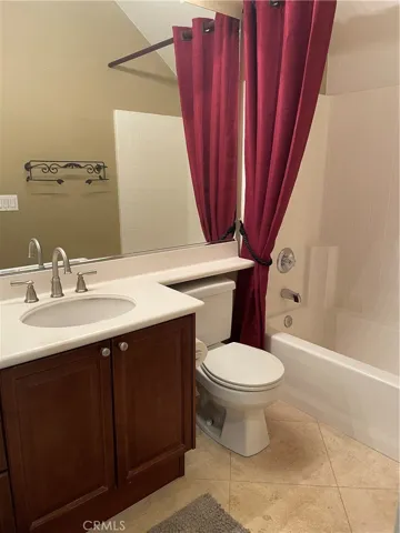 Tub in shower w/ single sink