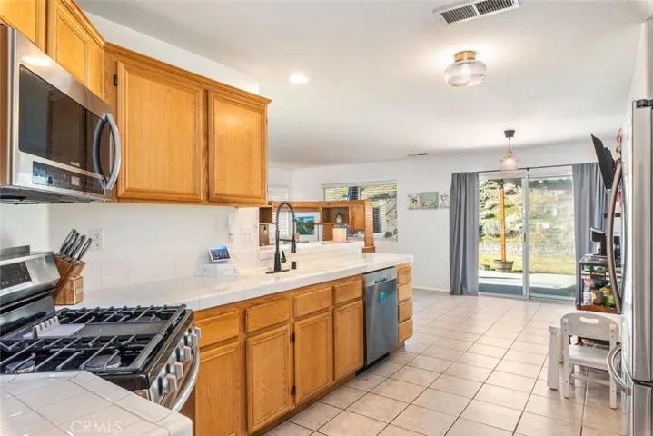 29195 Ocotillo Drive, Lake Elsinore, California 92530